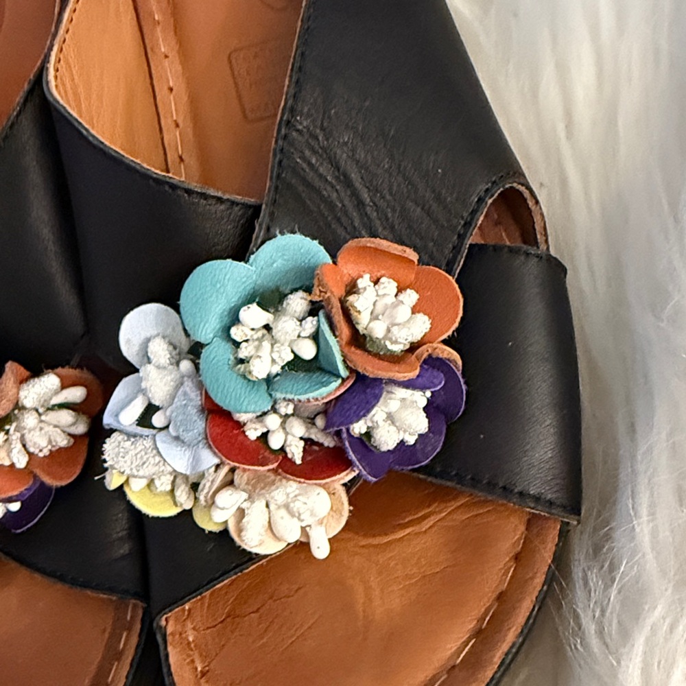 Sheridan Mia Black Leather Sandals with Colorful Floral Design🔥 - Picture 2 of 10